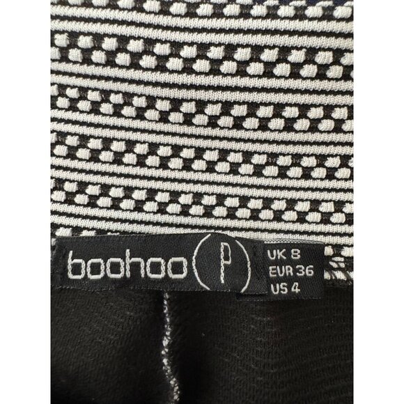 BOO HOO Size 4 Striped High-Waisted Women's Short -  Black & White - Picture 2 of 12
